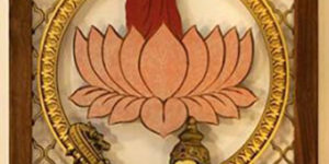 Christianson Lee Studios verre églomisé Hindu prayer room doors